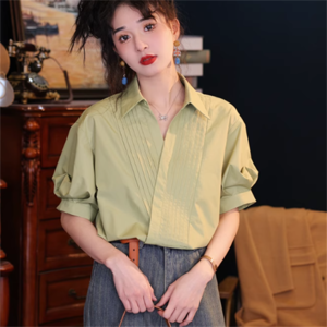 【送料無料】 トップス ブラウス 袖あり 半袖 Vネック えり 襟 Aライン フレア プルオーバー 薄手生地 かわいい 大人可愛い 大人女子 こなれ感 シンプル カジュアル 大人 上品 おしゃれ お洒落 ラフ コンサバ ヘルシー 無地 夏 20代 30代 40代 女性用 レディース ママ マタニティ デート お出かけ お茶会 女子会 休日 演奏会 授業参観 オフィス ビジネス OL 通勤 着回し プチプライス デイリーユース 普段使い ファッション コーデ スタイル 楽ちん 定番アイテム 着痩せ