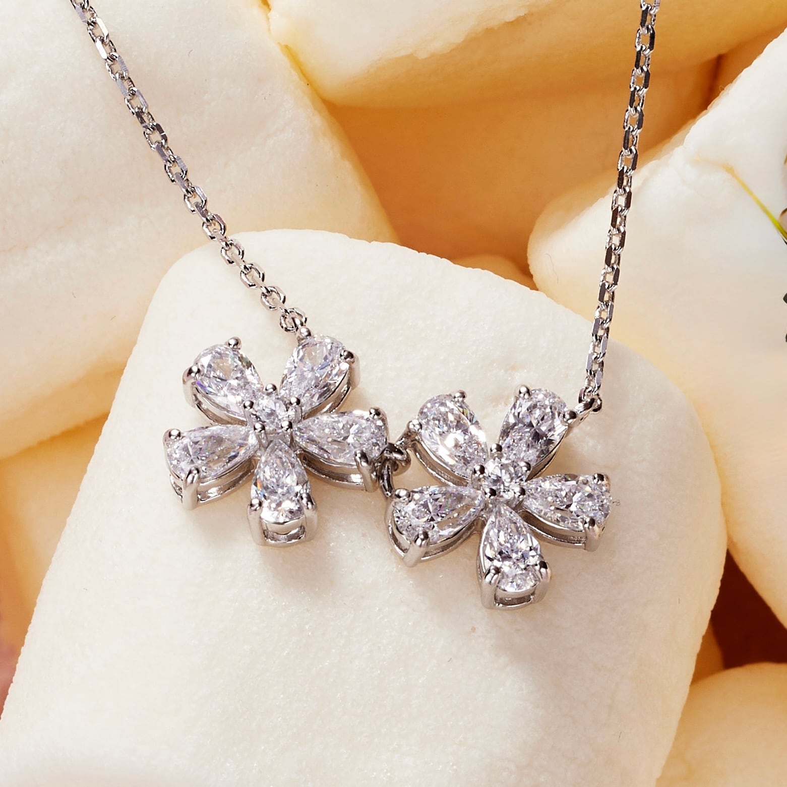 【fiore】4°C ネックレス Fiore】High carbon diamond necklace | LATUA STELLA
