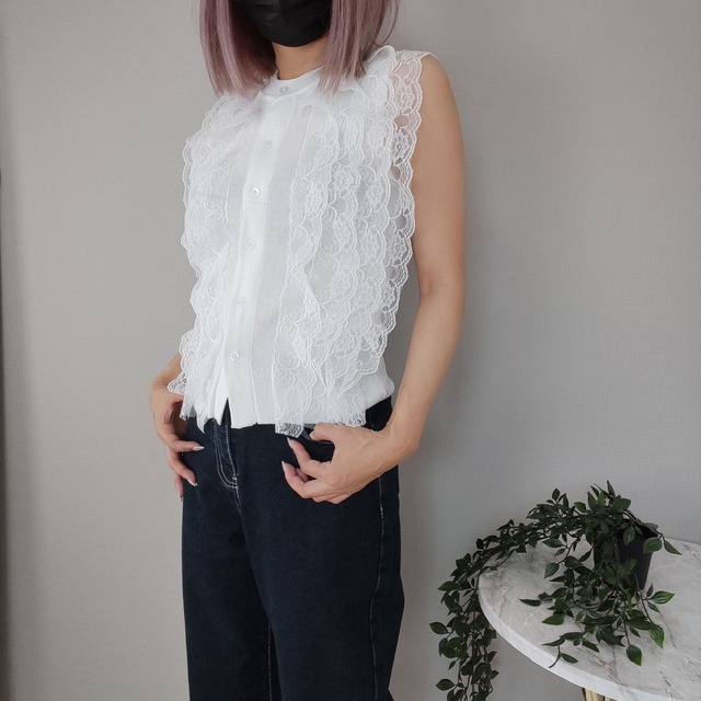 レーストップス フリル ノースリーブ ニット 白 韓国ファッション 韓国服 韓国風 レディース プチプラコーデ Haenim ヘニム レーストップス フリル ノースリーブ ニット 白 韓国ファッション 韓国服 韓国風 レディース プチプラコーデ Haenim ヘニム