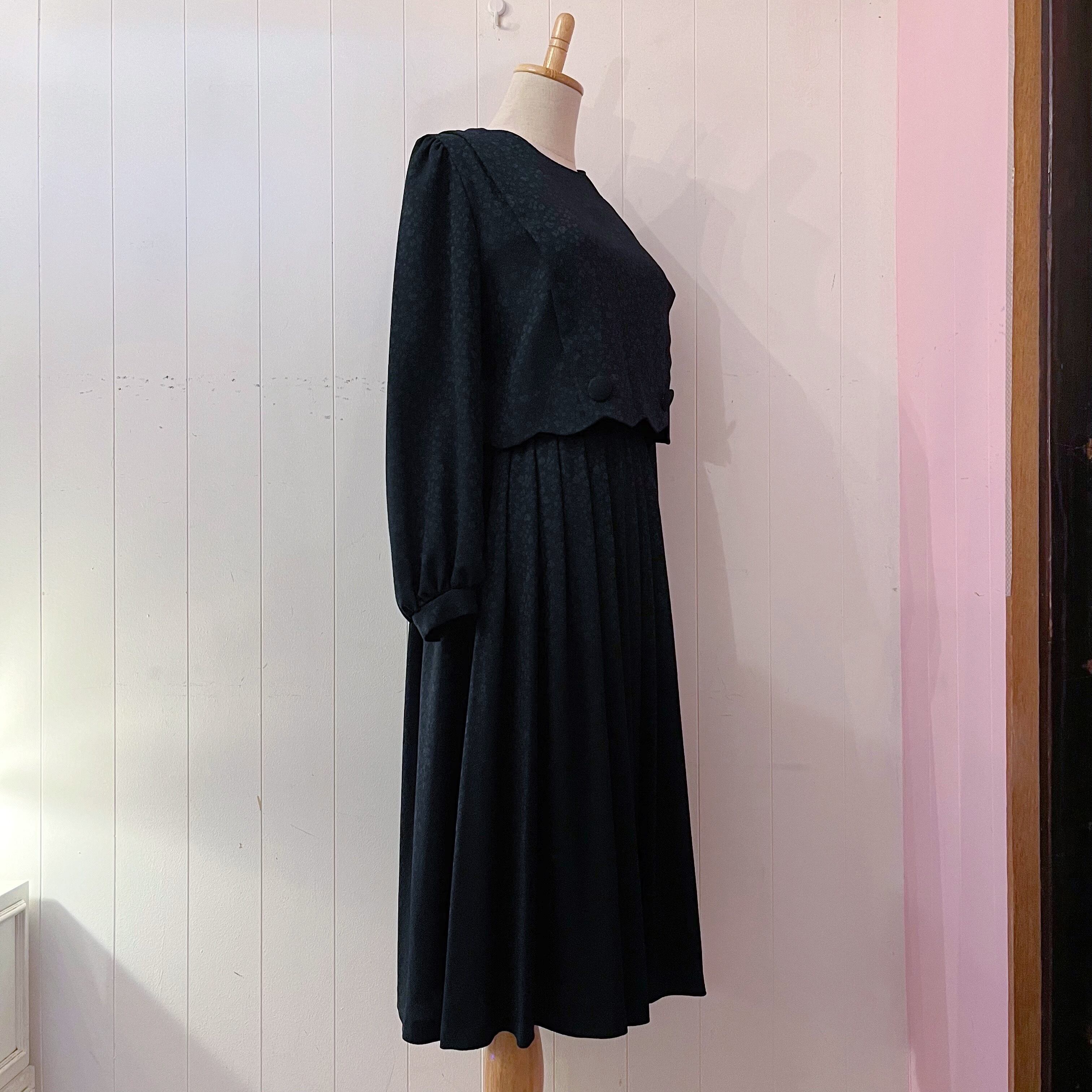 black mini flower separate one-piece