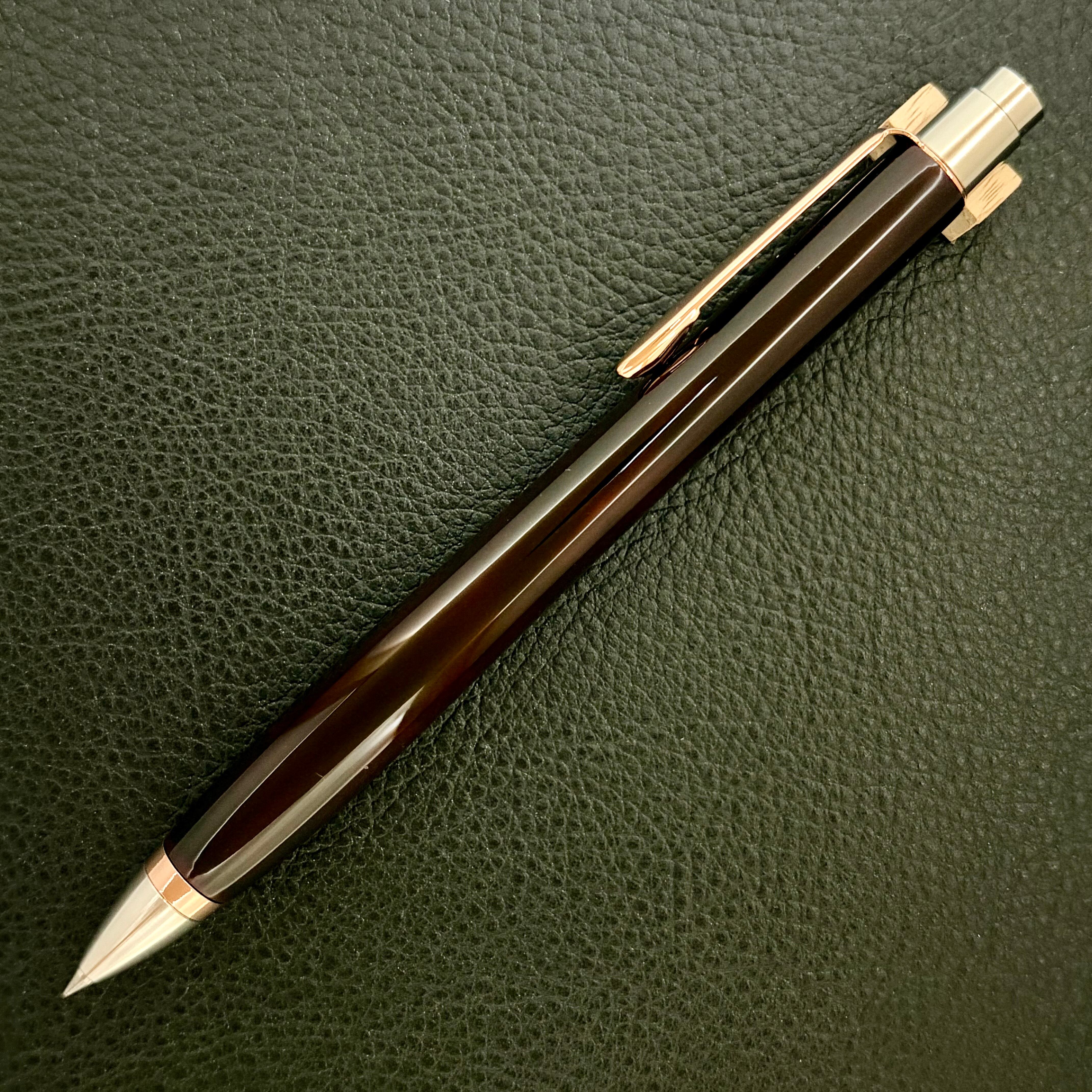 朱椿粋 杉瘤 蘇芳染溜漆 シャープペンシル 杉瘤蘇芳染溜漆-ボールペン12㎜】308041122 | 匠衆・朱椿粋