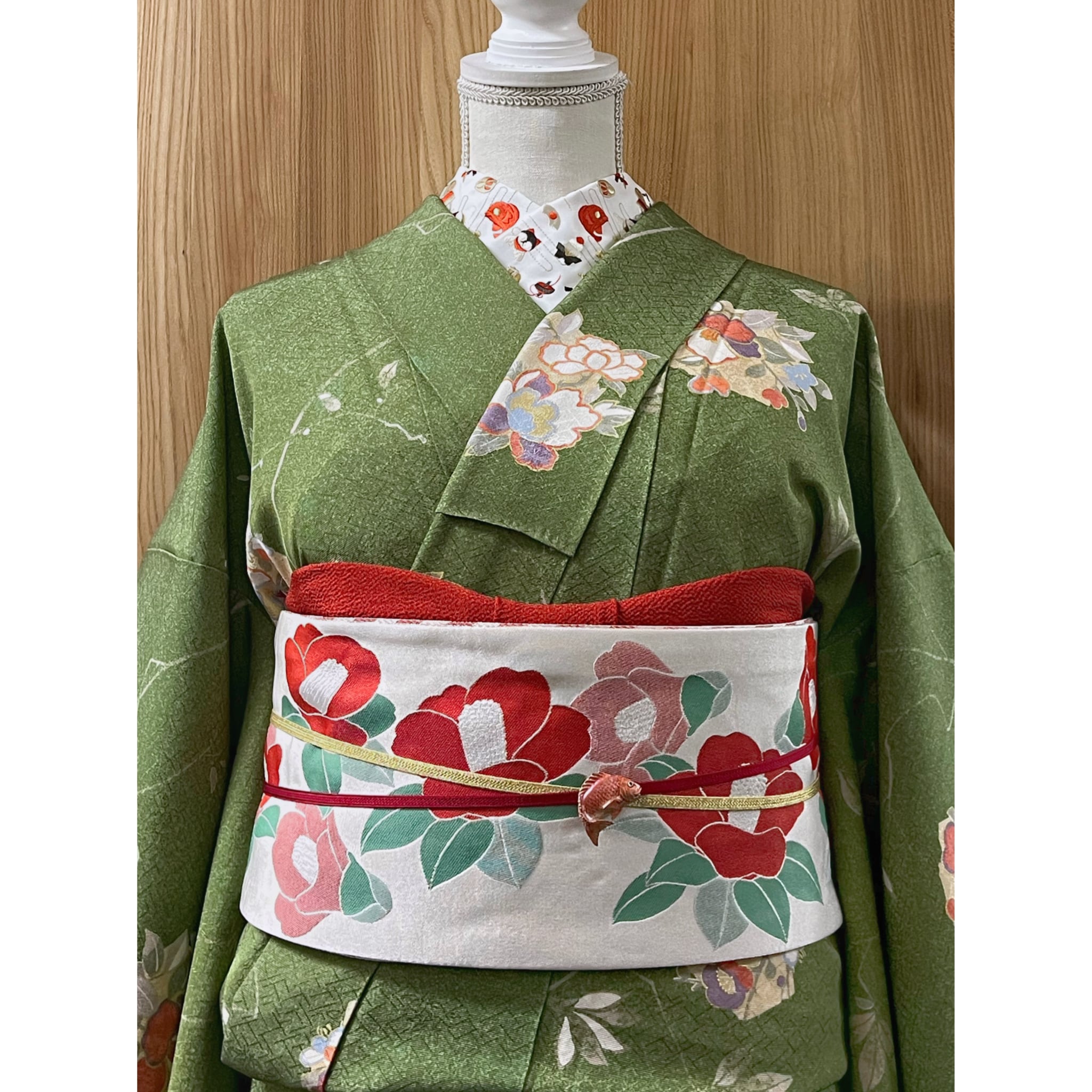 草色に金彩入り破れ色紙・花文様の小紋着物 | 今昔きもの楸堂