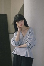 DU260712 Vneck Tuck Design Sweat