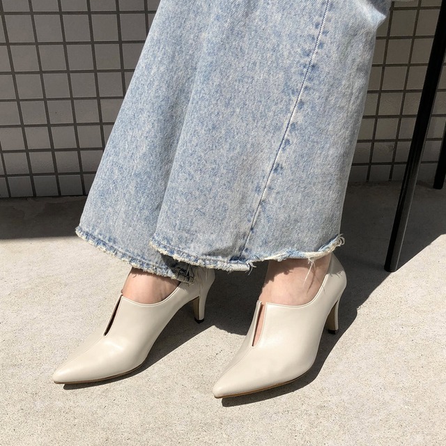 【OT3711】フロント スリット ブーティ：アイボリー 23.5cm【一部難あり】