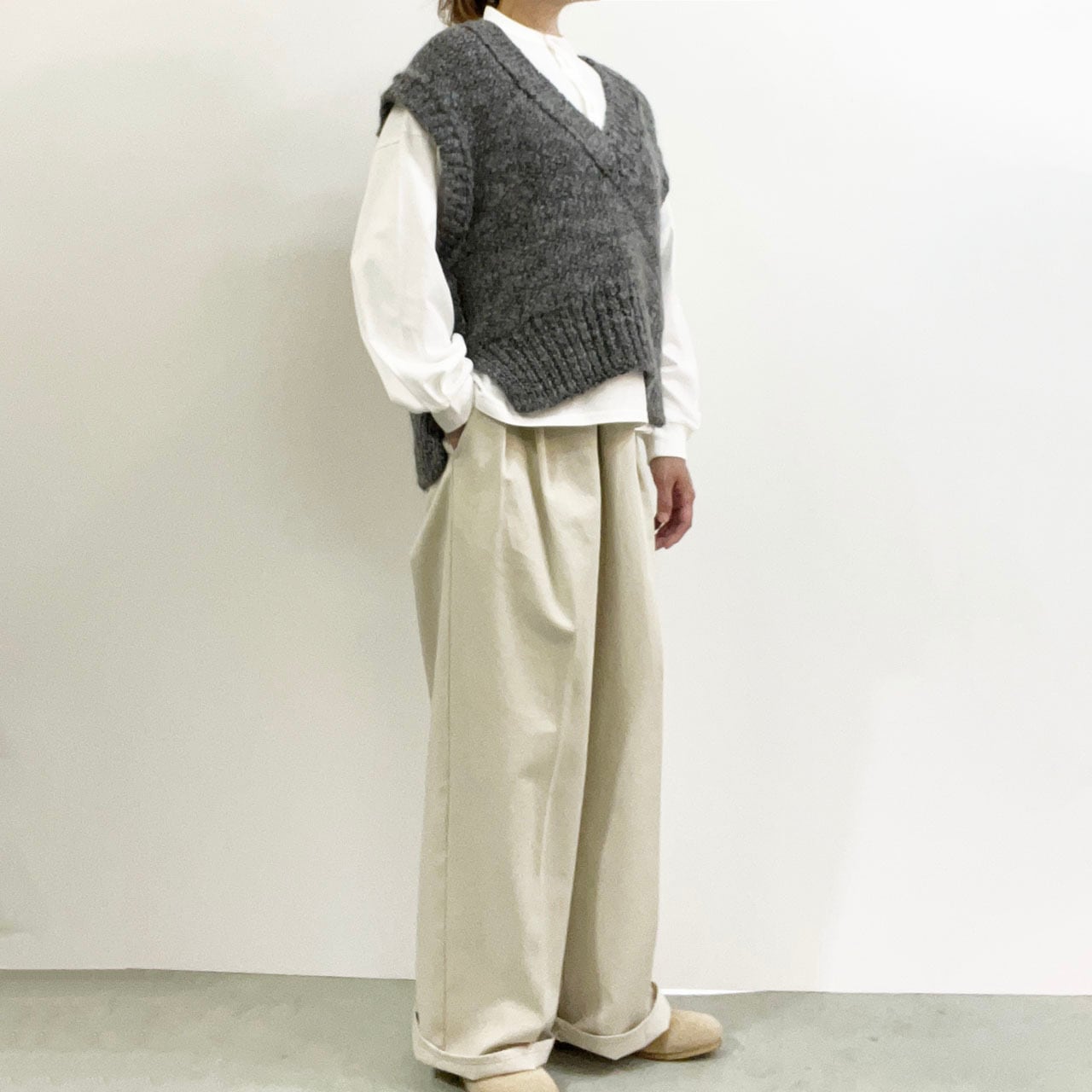 COMM.ARCH. コム・アーチ HAND FRAMED CHUNKY VEST 手横編み機