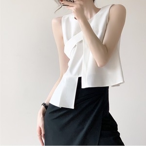 レディース トップス ベスト ノースリーブ ラウンドネック 不規則 ファスナー 大人可愛い きれいめ 上品 おしゃれ かっこいい ラフ ガーリー ルーズ クール エレガント フォーマル 都会的 ロマンティック セクシー 無地 チェック 春 夏 通勤 デート お出かけ お泊まり パーティー イベント 旅行 レストラン 女子会 休日 ホテル ショッピング コンサート カフェ 韓国 コーデ 楽ちん プレゼント 普段使い モテ インスタ映え S M L ホワイト ブラック