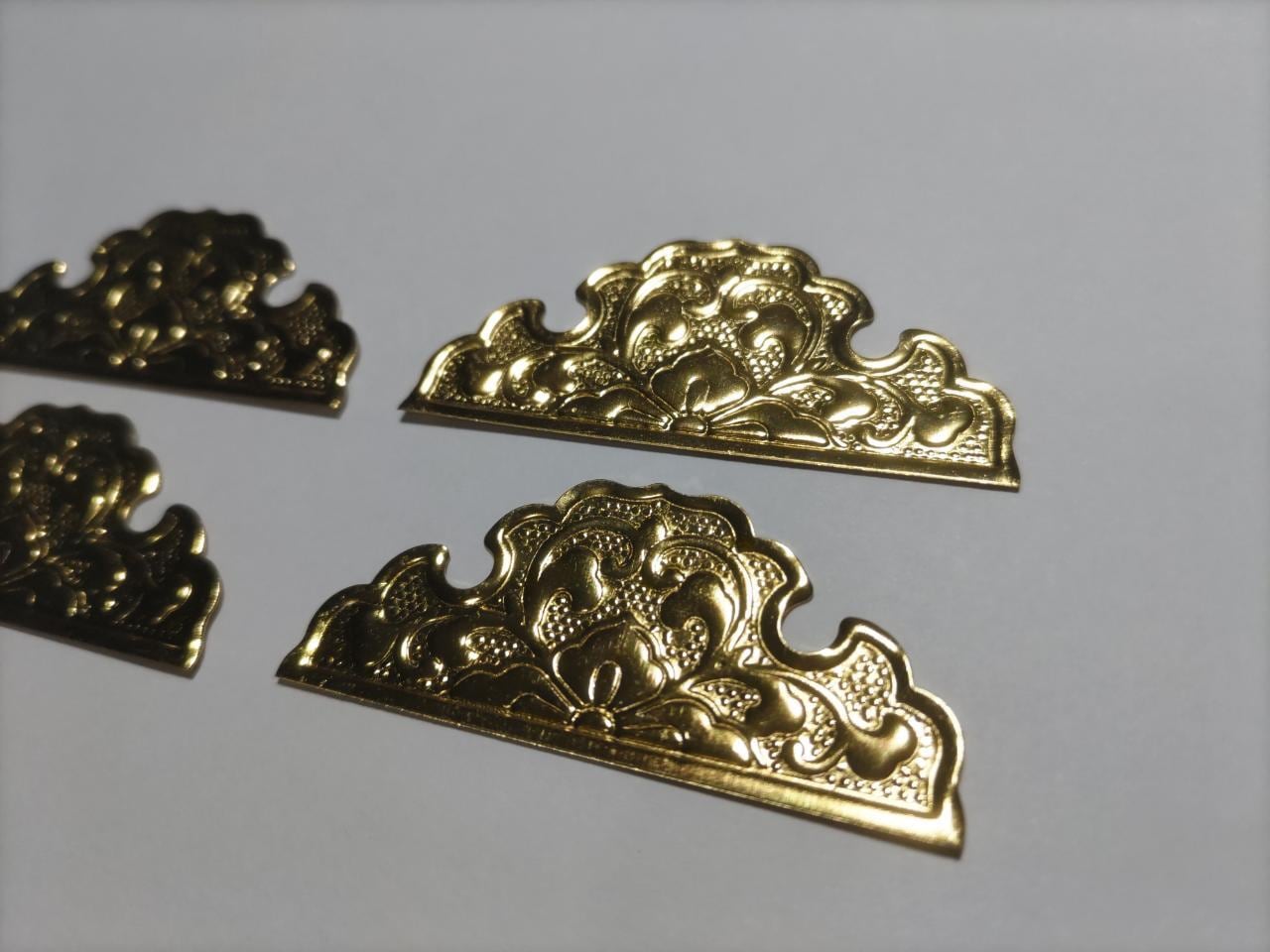 ☆50mmx 10枚【唐草真鍮金具】 仏具、神輿、山車、飾り真鍮金具