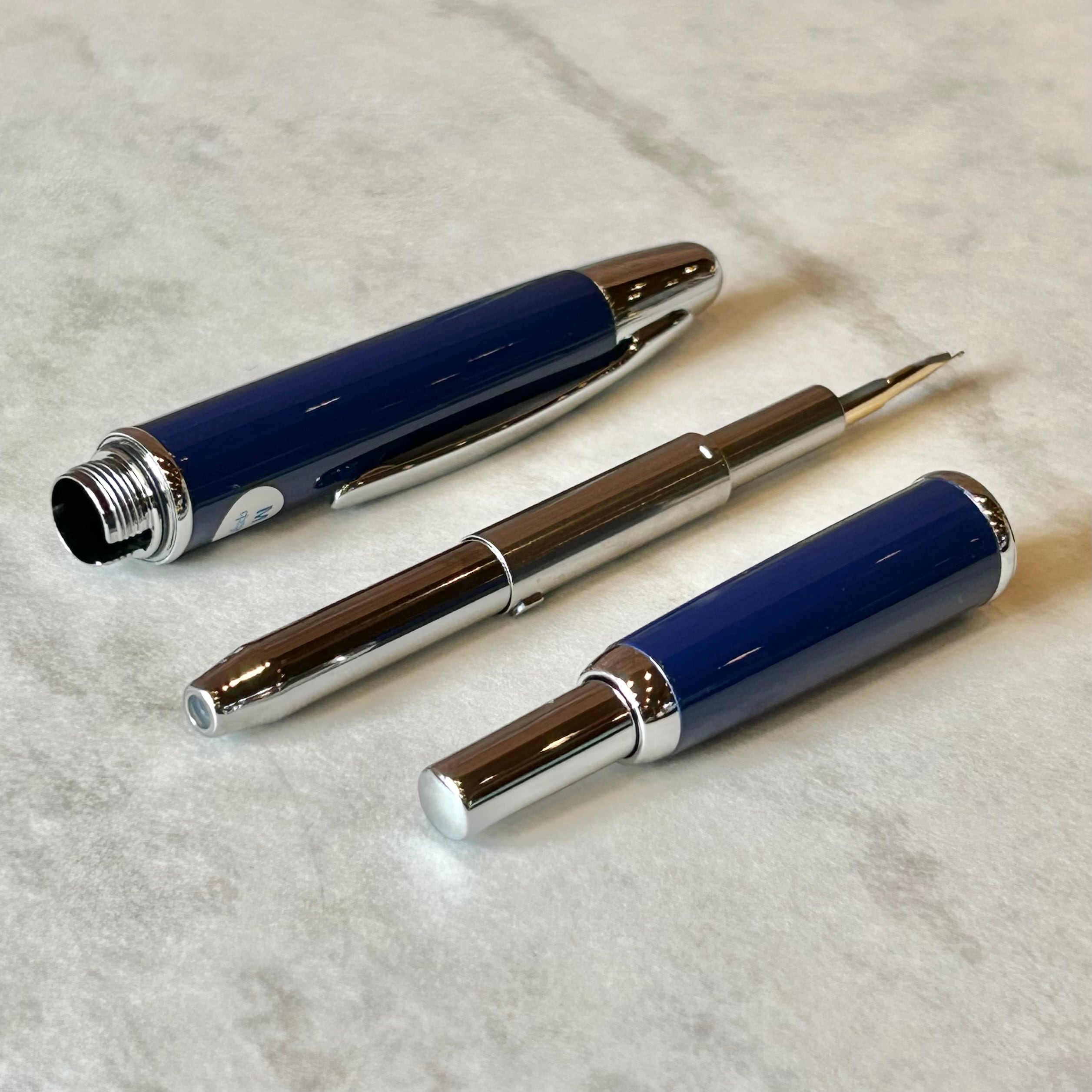 廃盤品】PILOT「 キャップレス万年筆（ディープブルー）」／字幅М