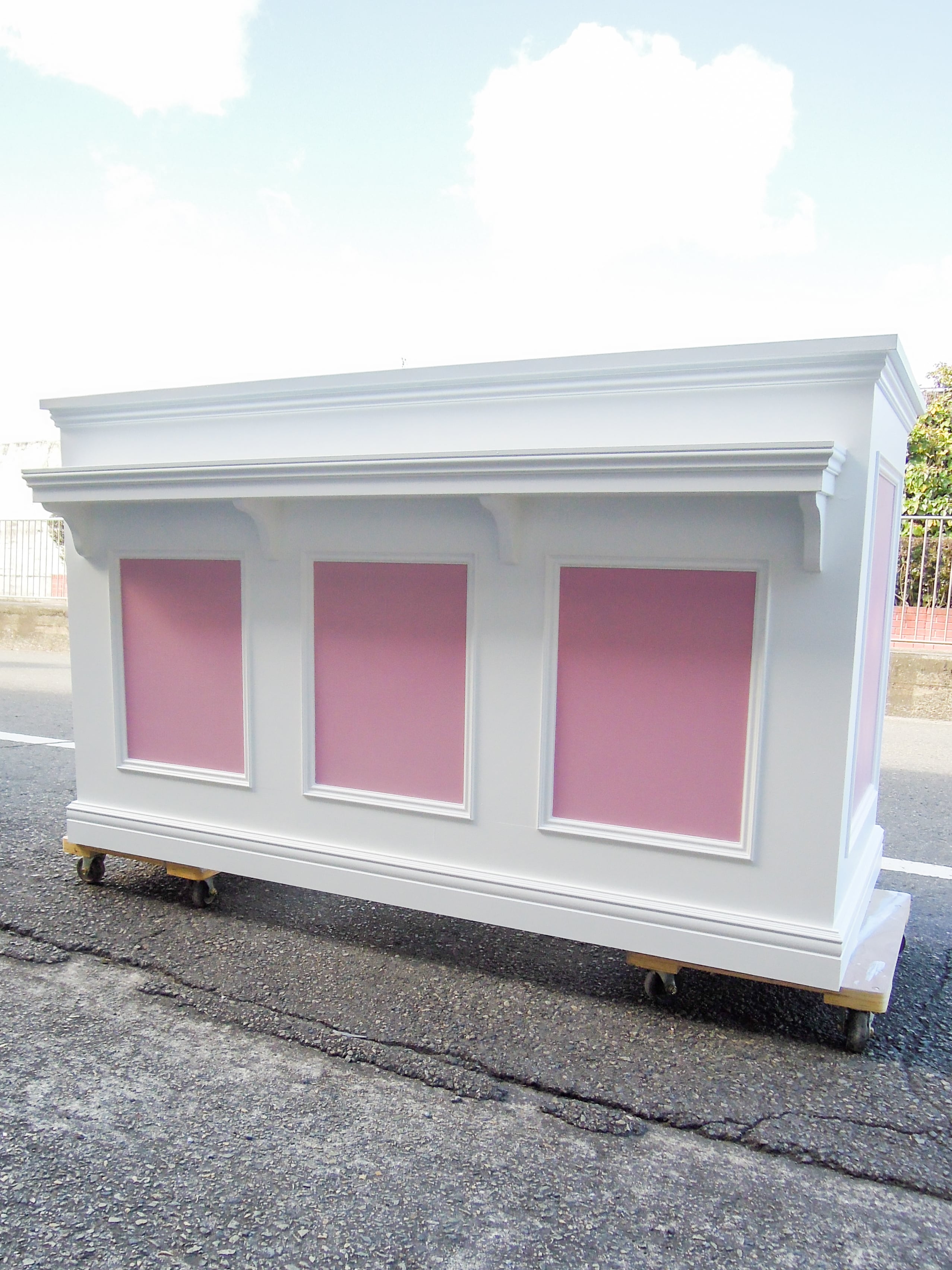 美容室向けレジカウンター51 (荷物棚付き・L字型受付カウンター)W1800✕D950 ホワイト×ピンク