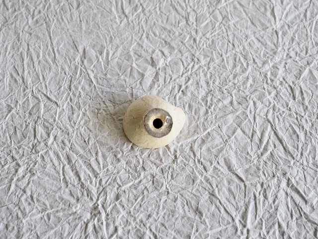 内藤瑠里　和紙の義眼 ” 石の義き眼  10 "