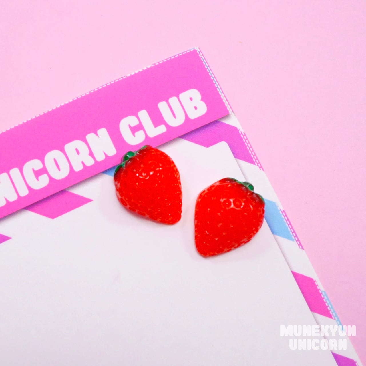 D445【S/M/L】半分いちご デコパーツ 【3サイズ】 | デコパーツと