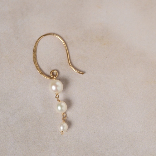 余白 — still — short｜淡水パールピアス