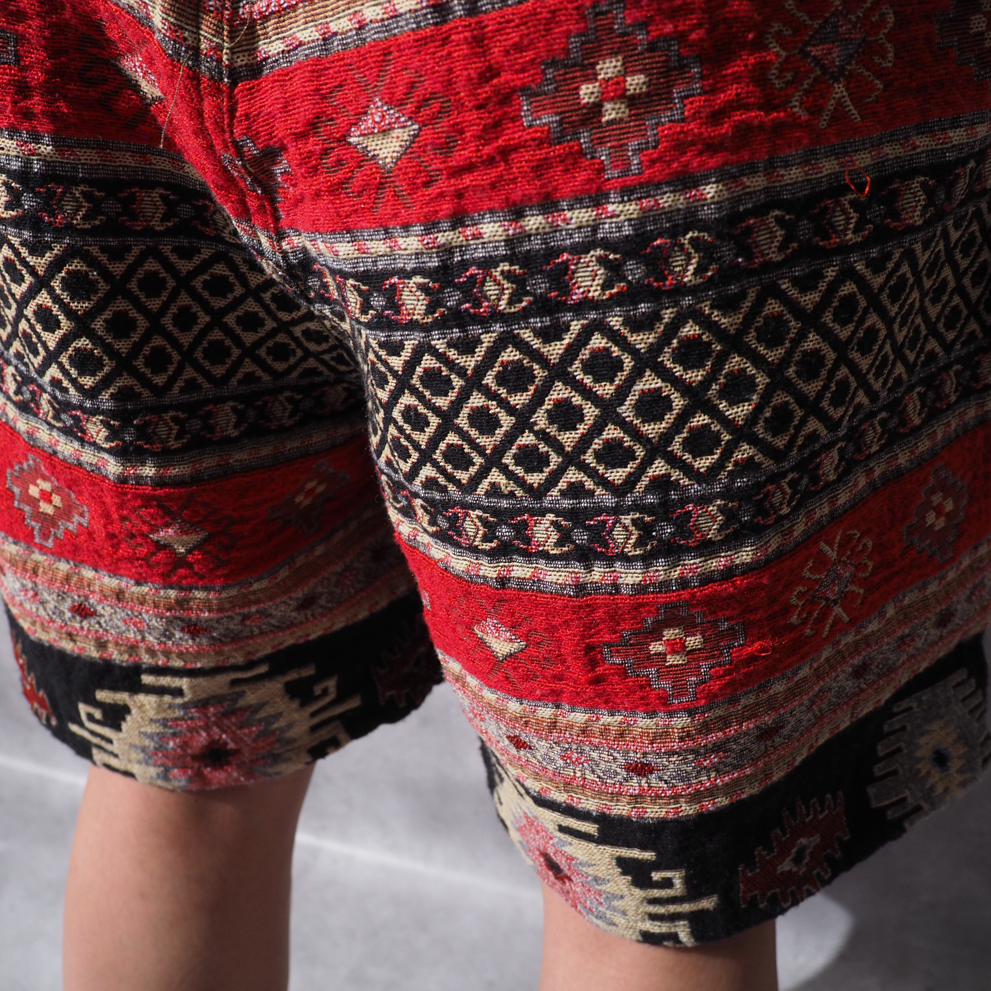 ” Navajo ” ethnic art embroidery switching design short pants