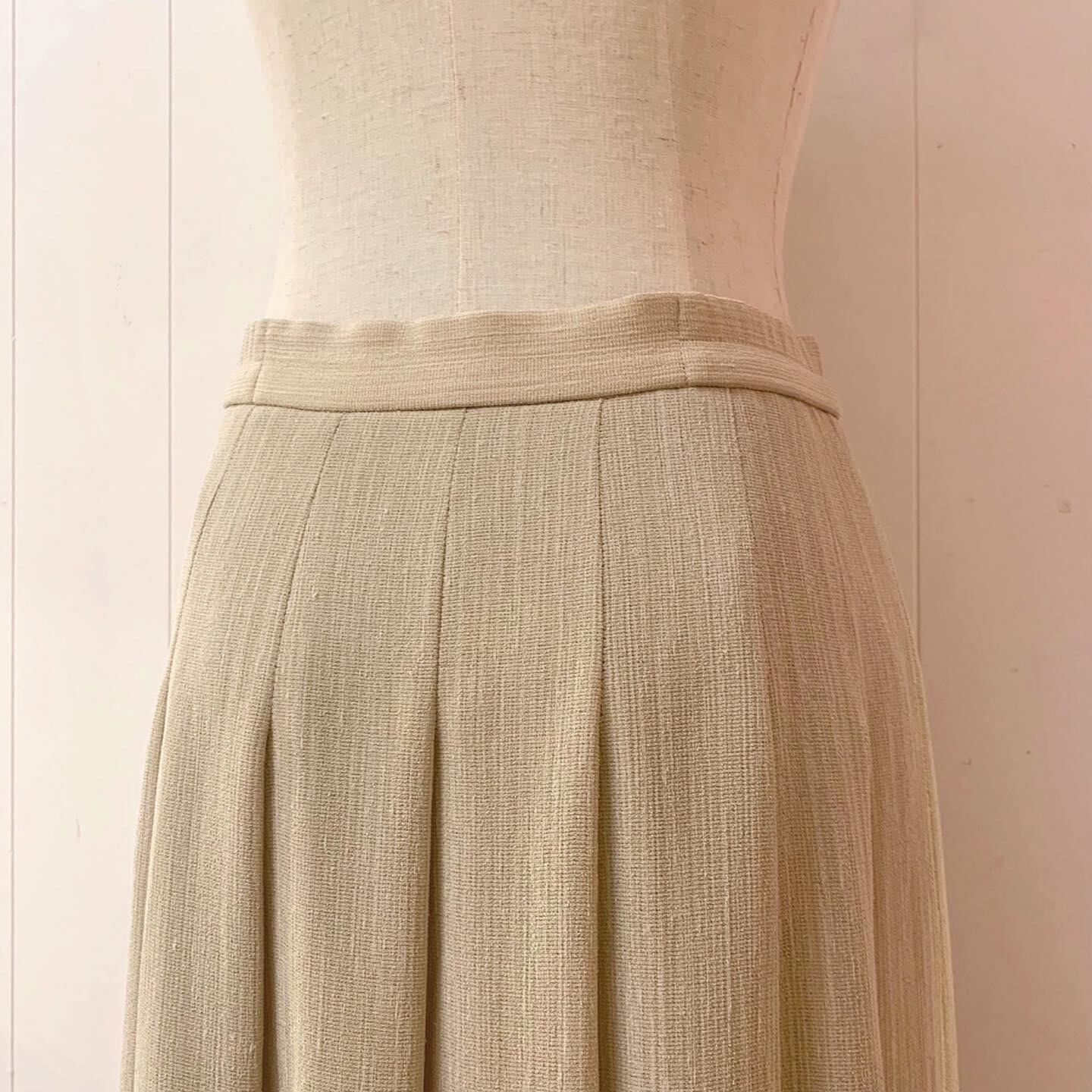 pale green tuck crape skirt