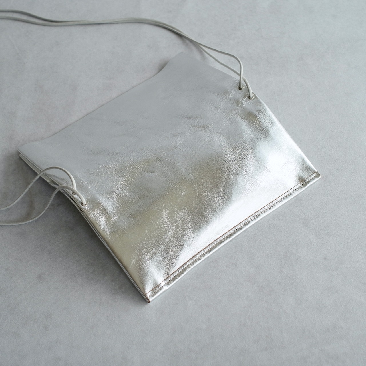 MT SHOULDER BAG 01 SILVER