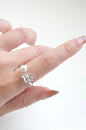 pearl cubic ring