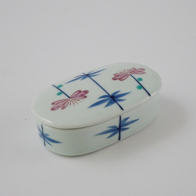 伊万里鍋島焼　錦れんげ草蓋付ヨージ入（ダンボール入）