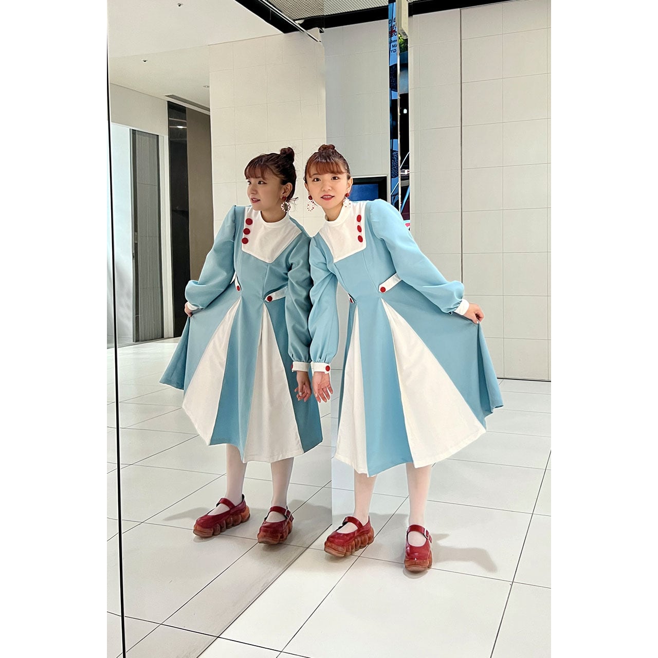 razbliuto210] ま ち こコラボアイテム - Space Waitress