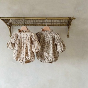 ベビー 春新作　レトロ小花柄  ロンパース