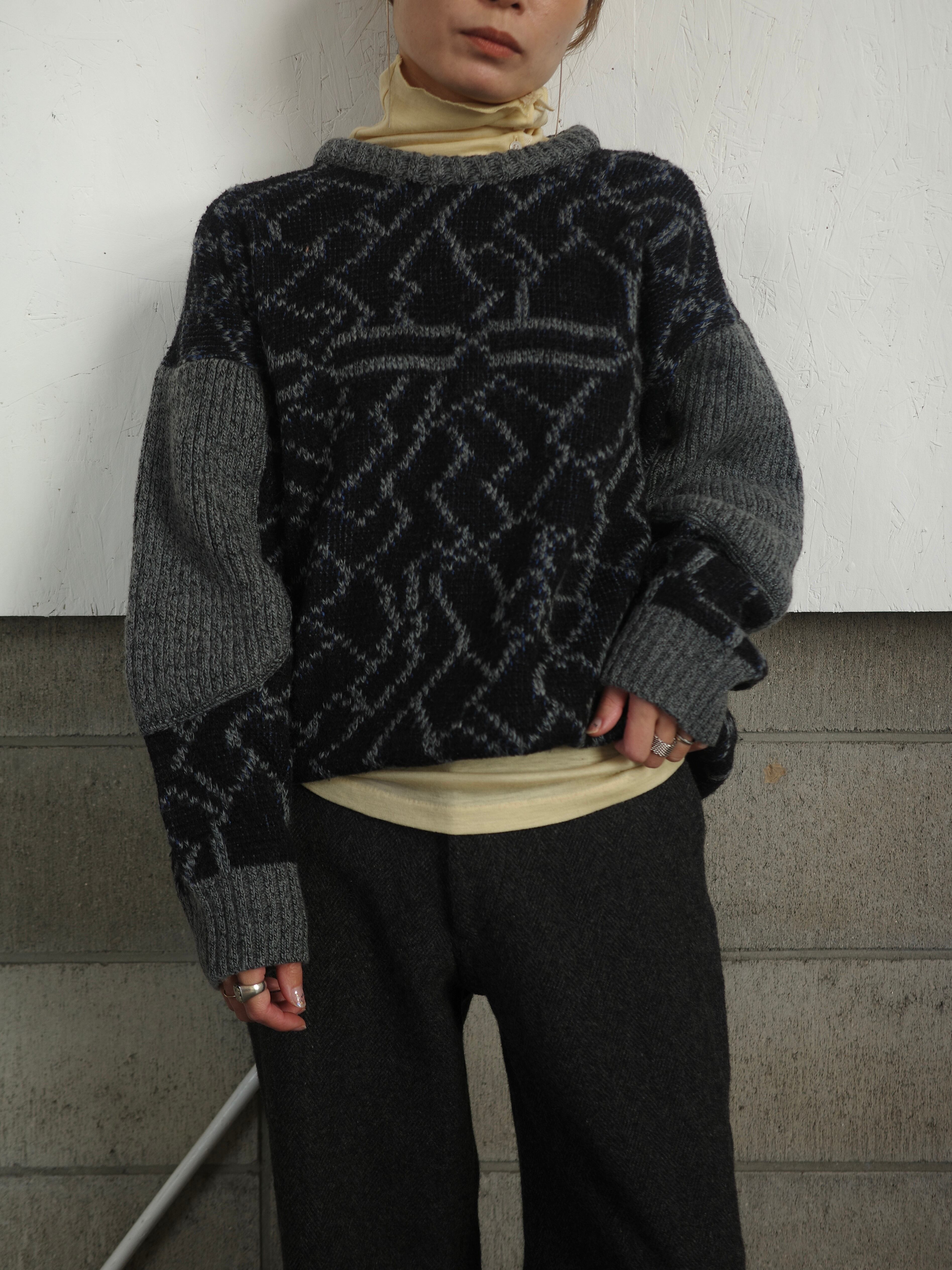 <vintage>geometric gray knit