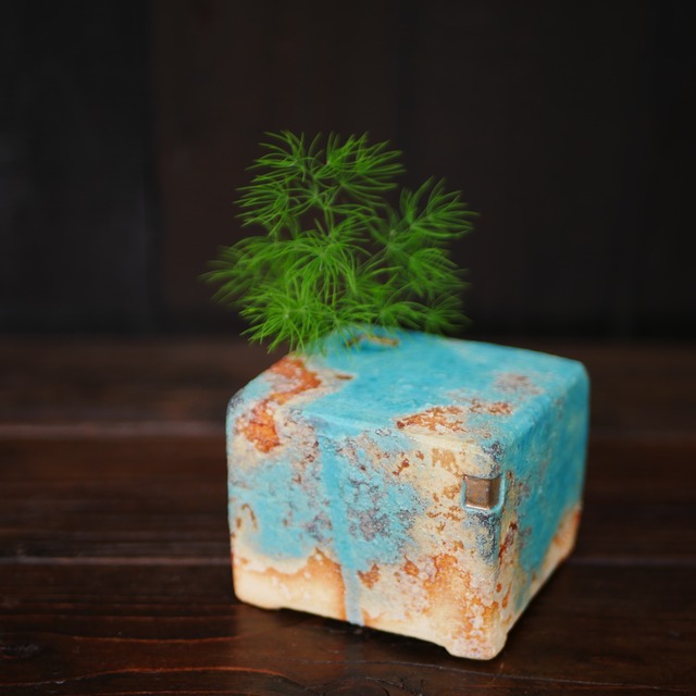 空色小窓四角花瓶 no.15