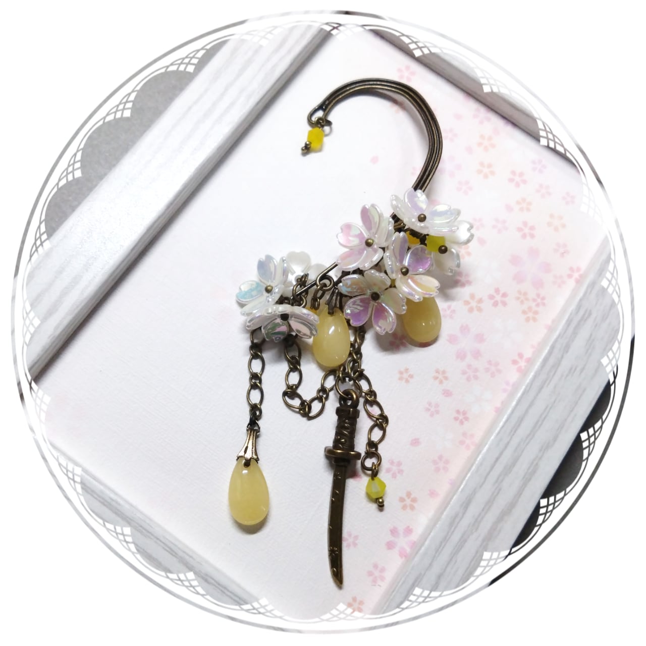 【イヤーフック】日本刀と虹霓の桜