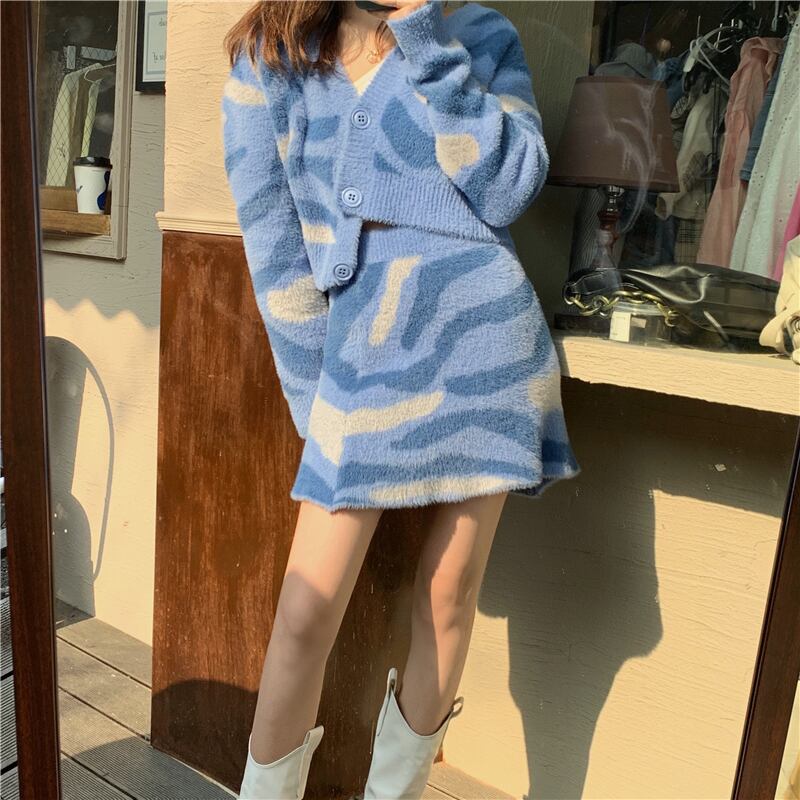 ニットセーター パターンショートルーズVネックトップス スプリングスタンダードカーディガンジャケット レトロ 春物 ブラックストロベリース21535138506