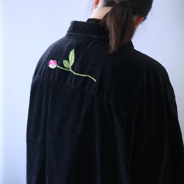 "刺繍" flower pattern crystal decoration over silhouette velours shirt