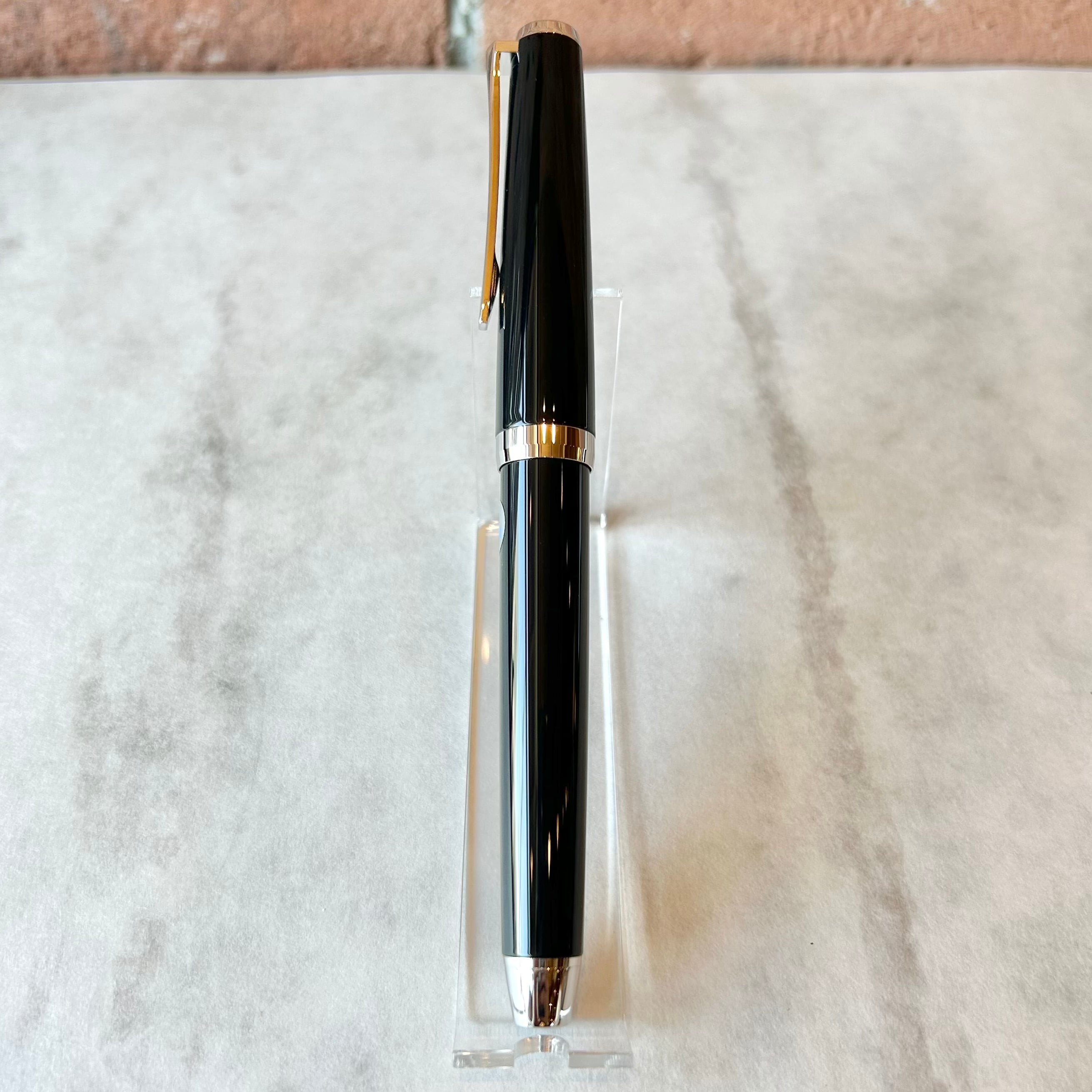 PILOT エラボー elabo 万年筆 黒軸 初期型　14kニブ SM PILOT 「 エラボー 万年筆 黄銅軸（ブラック）」／字幅SF／14金ペン先