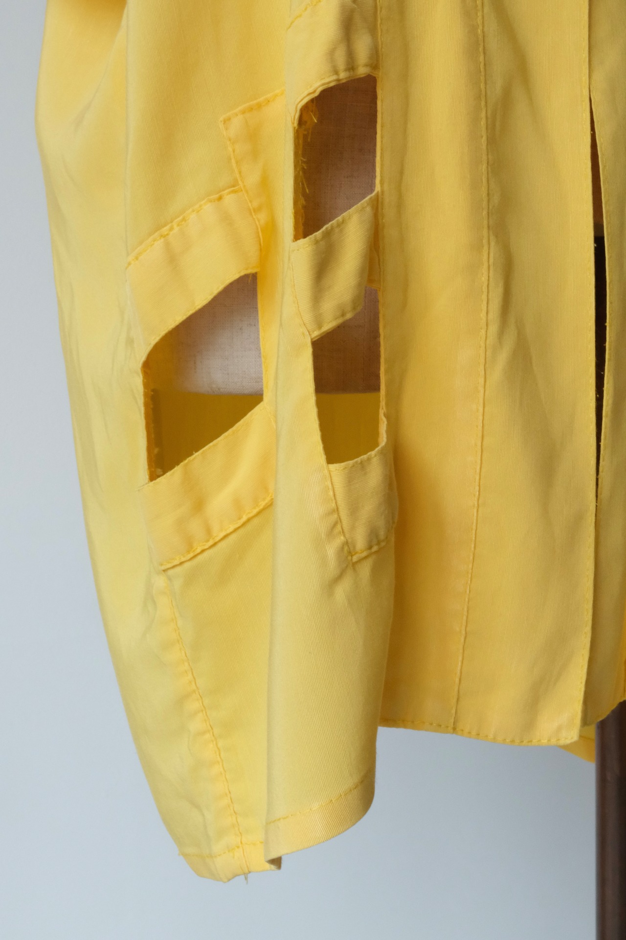 Cut-out yellow tunic Blouse
