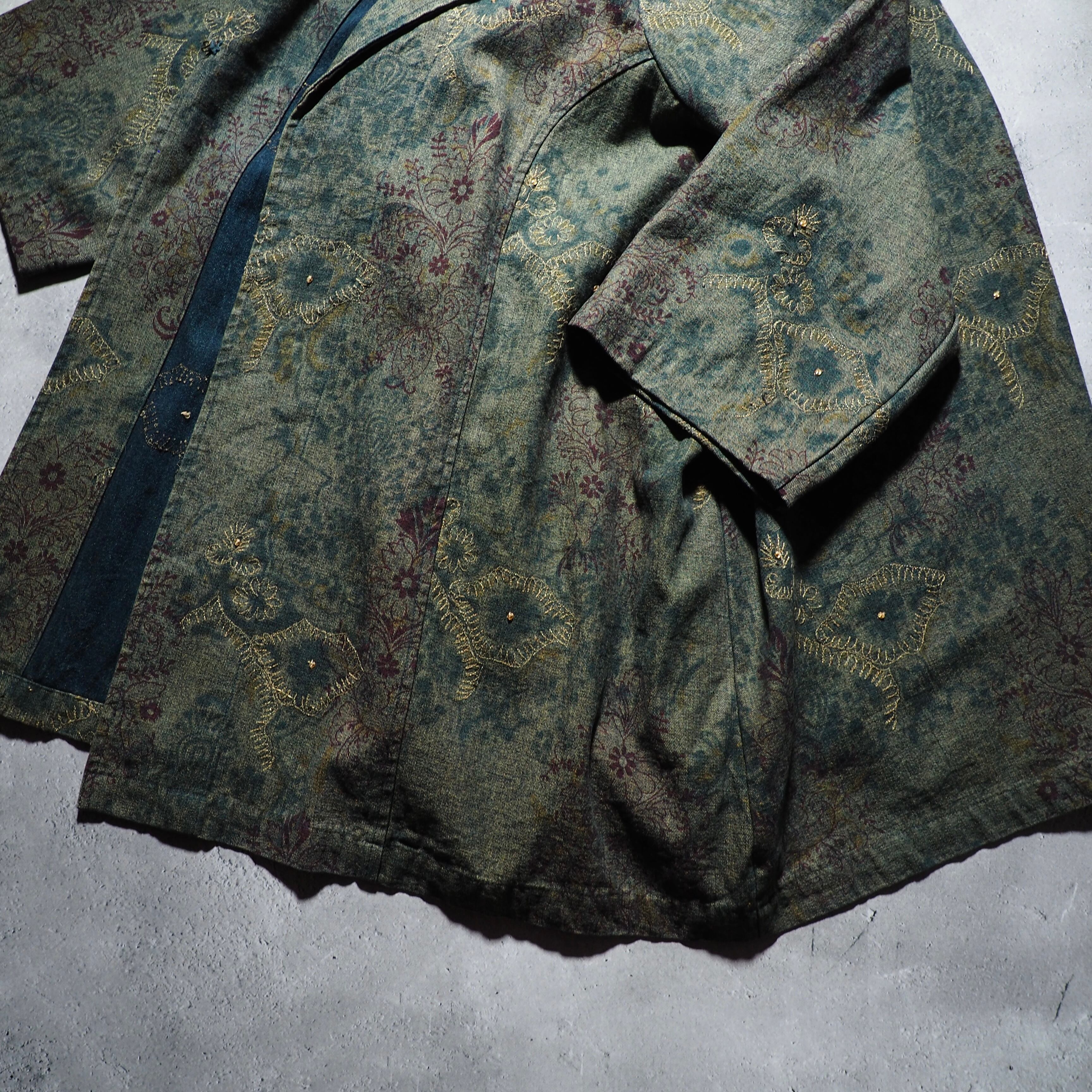 Beautiful ethnic art painted × Hand-dyed vintage half-length coat