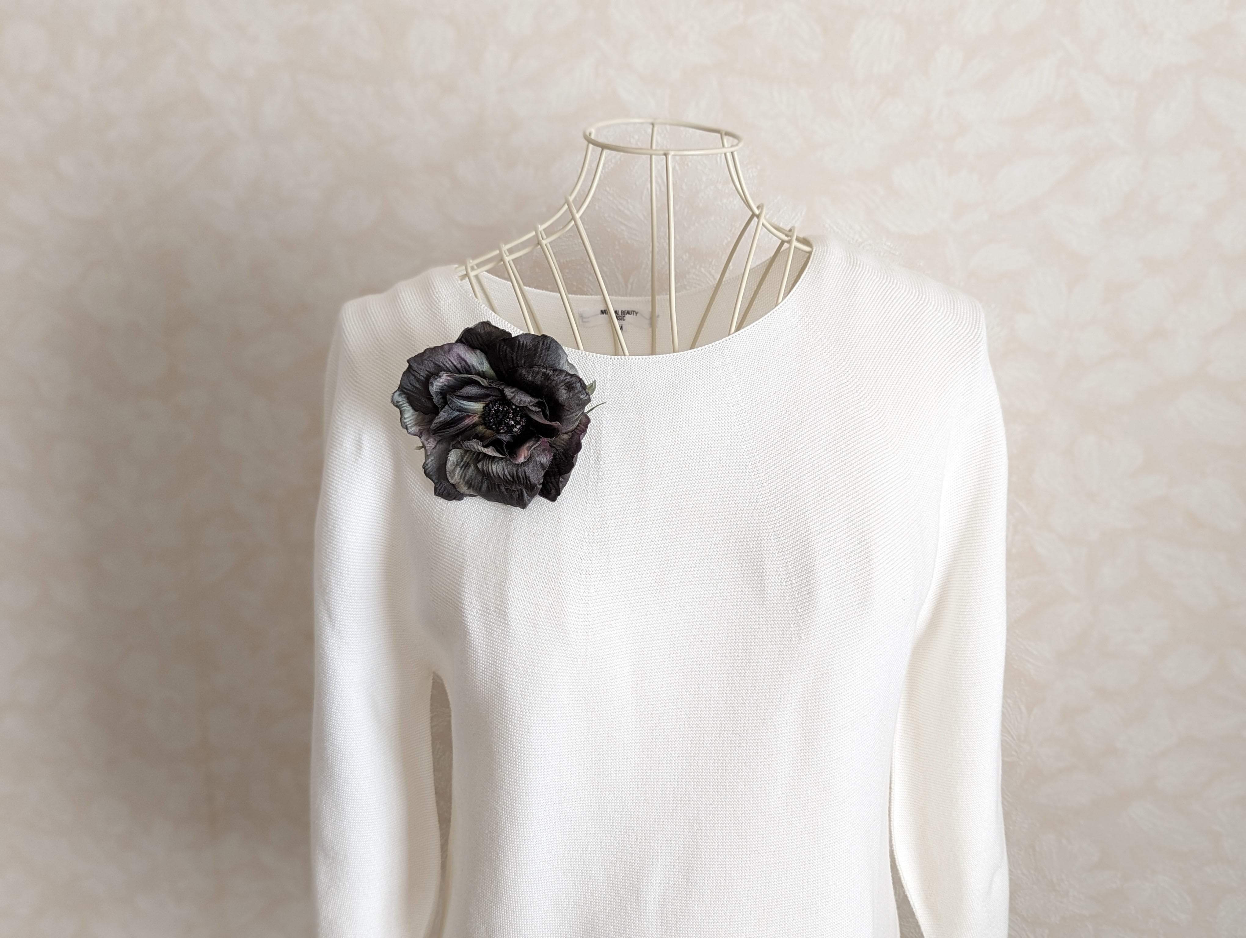 ばらの布花コサージュ（黒） | 癒花-Yurarika-