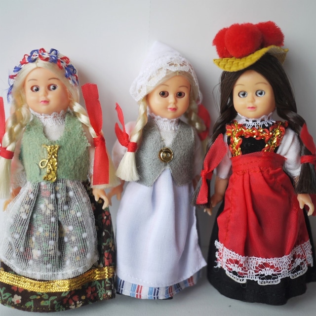 スリープアイドール 民族衣装人形 フォークロア フィンランド人形