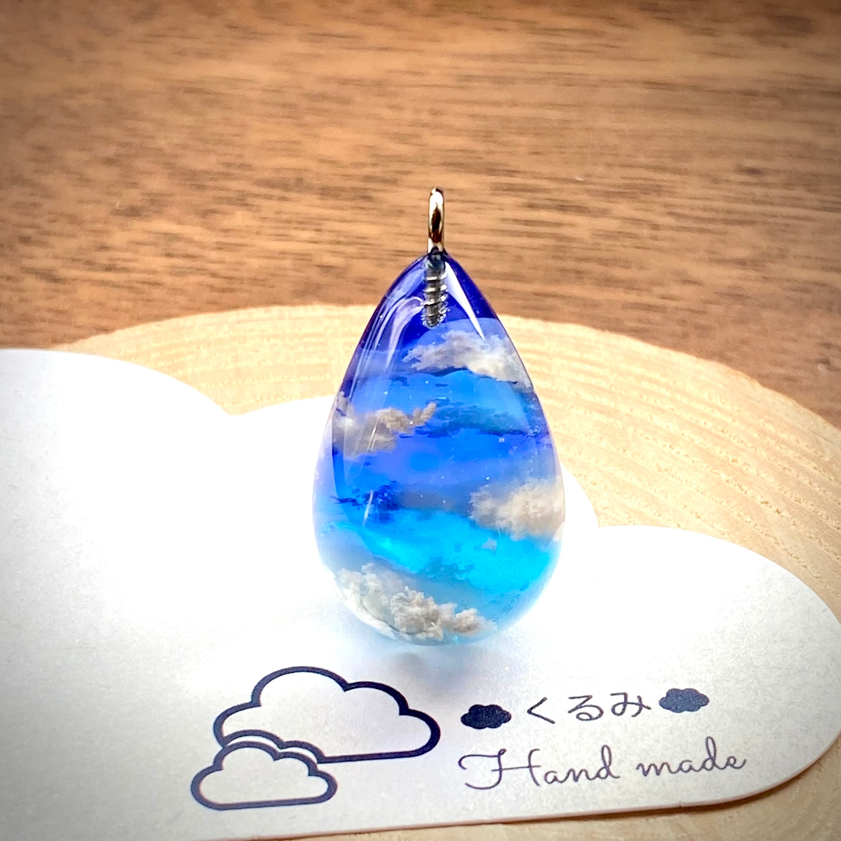 しずく型ペンダント 雲&空 深青空