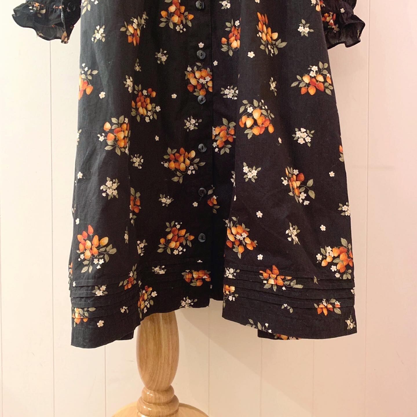 strawberry frill ribbon black one-piece