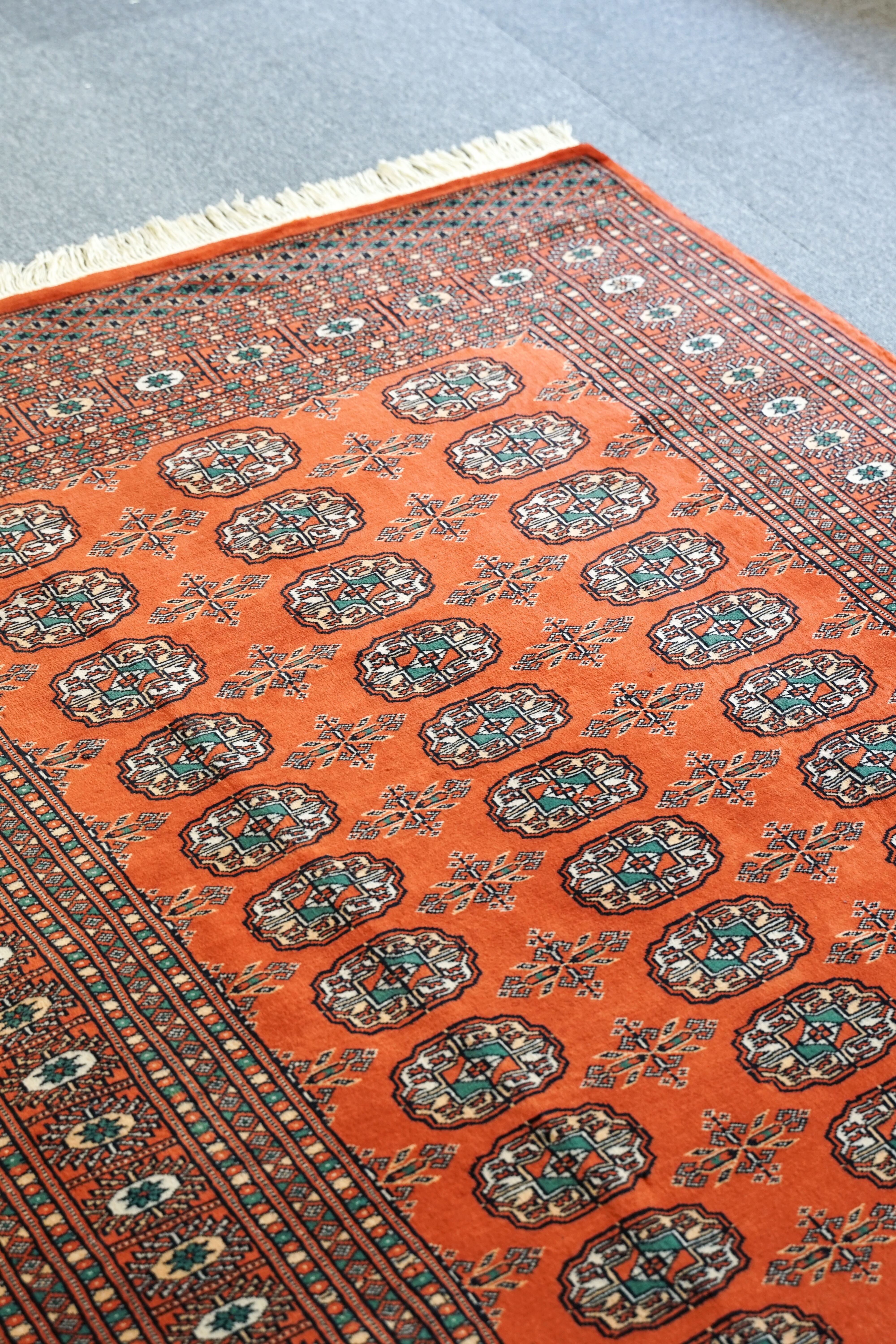 162×125cm【パキスタン手織り絨毯】 Decorworks