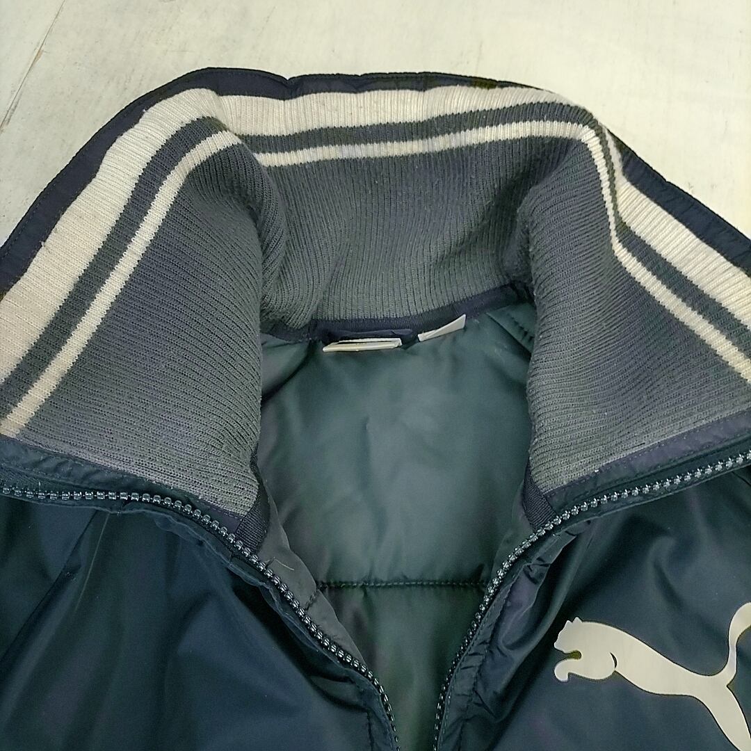 PUMA　中綿　ブルゾン　M　ビッグロゴ　刺繍　ジップアップ　ジャケット