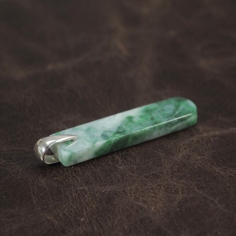 糸魚川翡翠 深緑 ペンダントトップ 3.4g Itoigaw green Jadeite