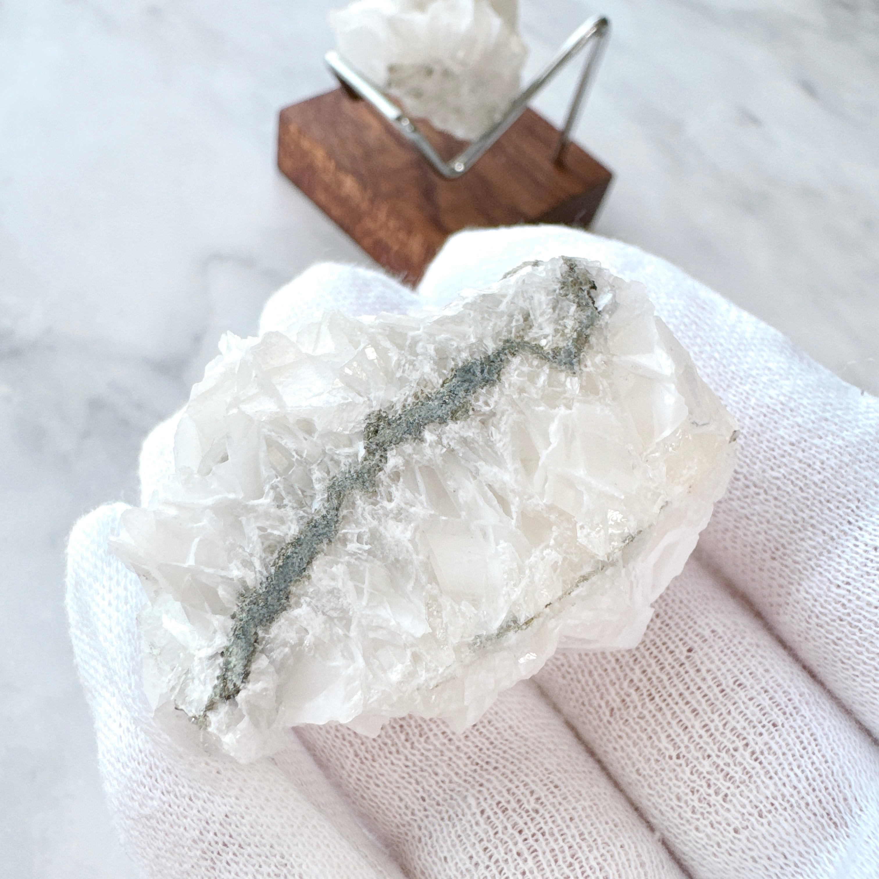 Special Item】ホワイトローズカルサイト クラスター 原石 天然石