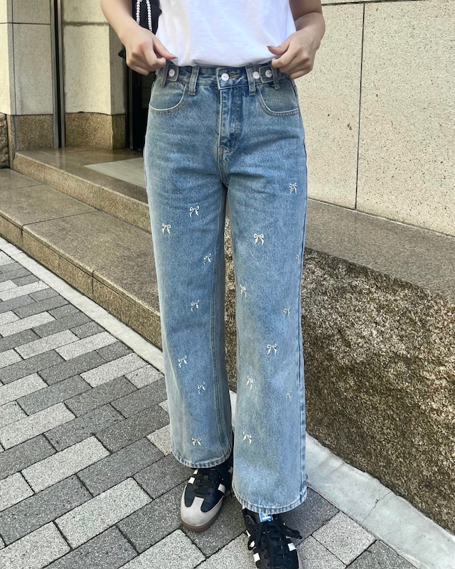 【more than cutie pie】ribbon embroidery straight denim