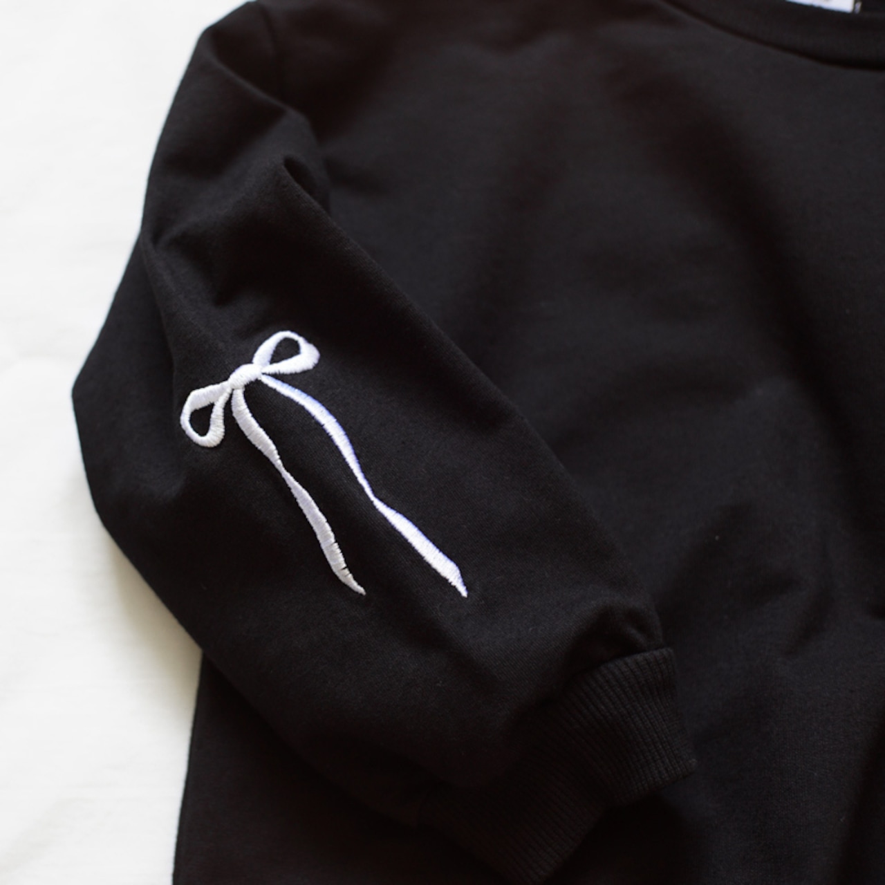 秋韓国風リボン刺しゅうトレーナー