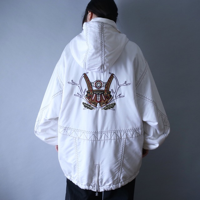 "花×刺繍" gizagiza stitch work and multi pocket gimmick design double half-zip pullover with hood