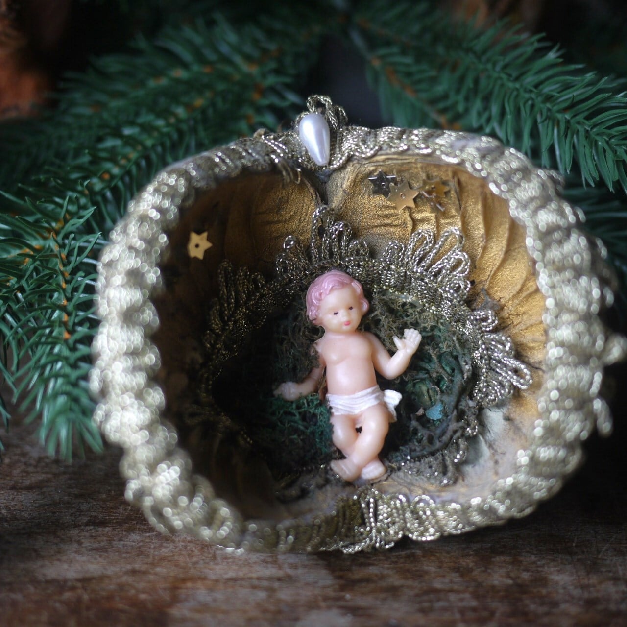 木の実飾り Fatschenkind ブッダナッツ ドイツ