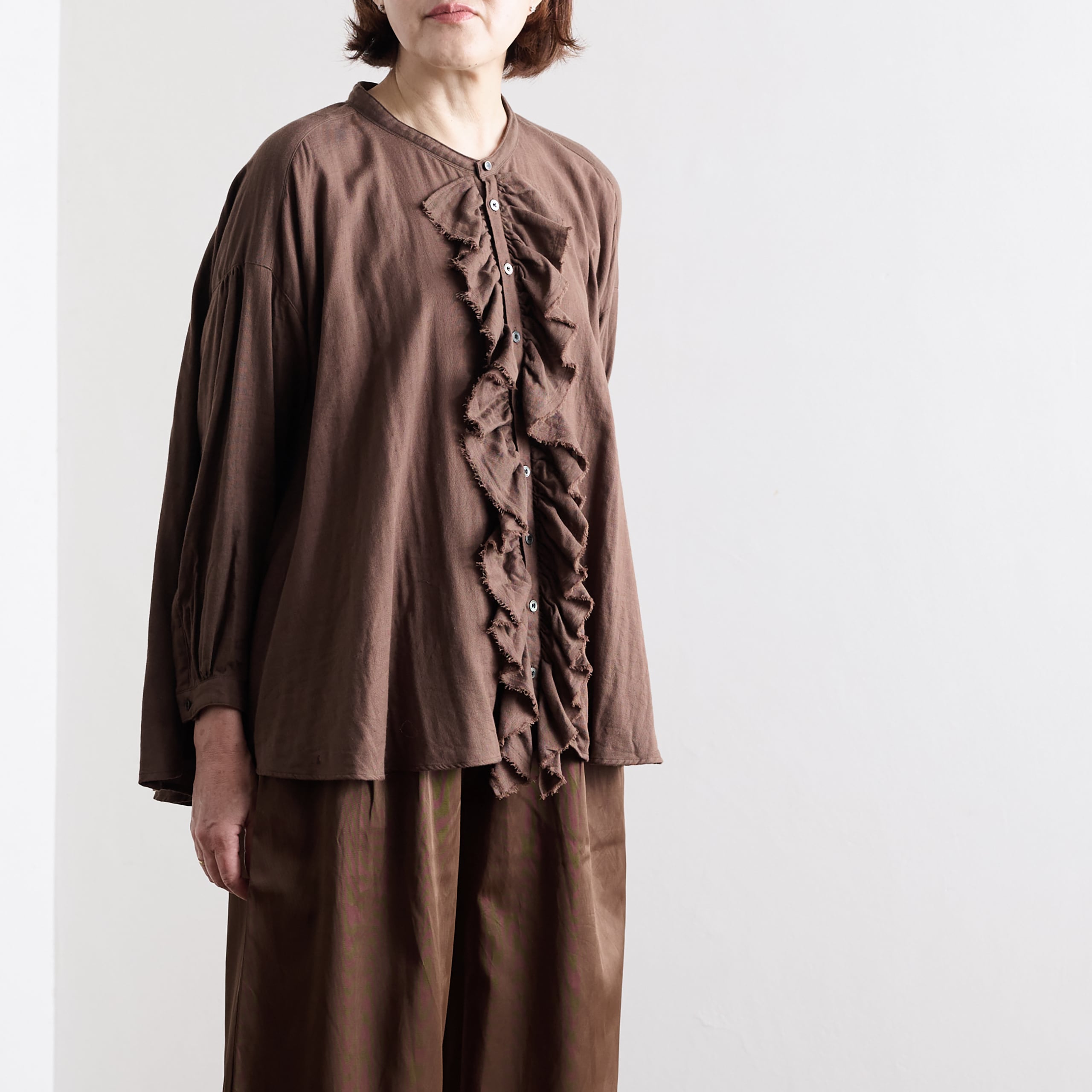 suzuki takayuki スズキタカユキ ruffled blouse A261-16 cacao brown