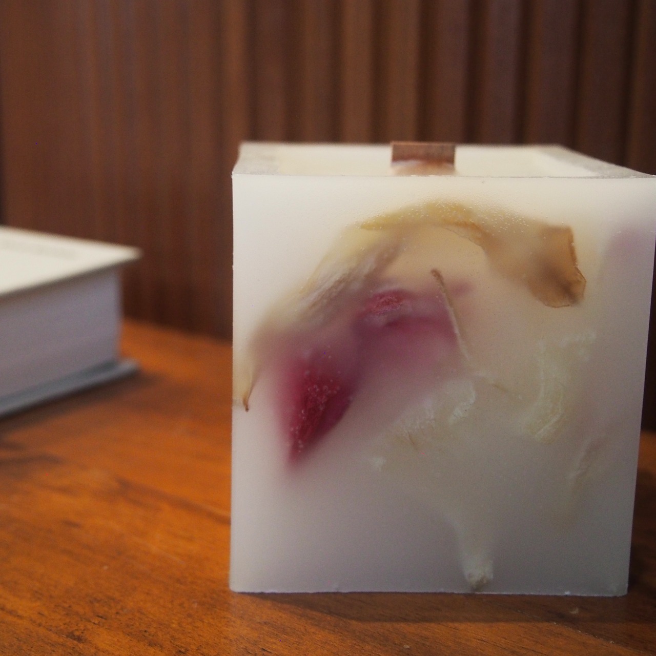 calm candle : tulip