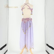 ベリーダンス オリエンタル 衣装 上下セット パープル系 トップス スカート ベルト チョーカー ベール アーム 紫 金 フリンジ 淡い 装飾 豪華 アーム飾り 腕飾り かわいい スリット 華やか ダンス衣装 イベント ステージ