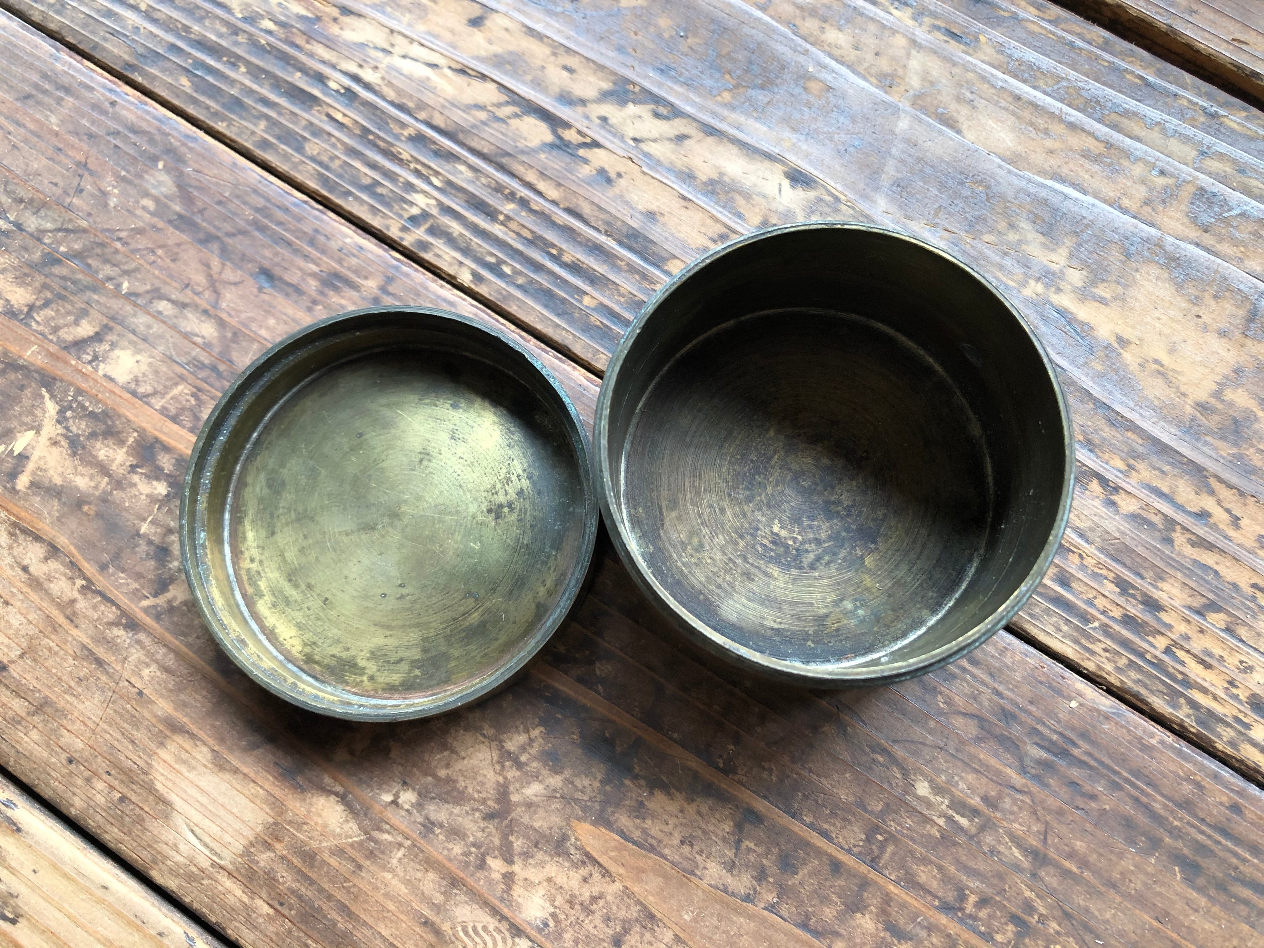 古い真鍮の小物入れ 骨董品 ビンテージ アンティーク 古道具 | plants