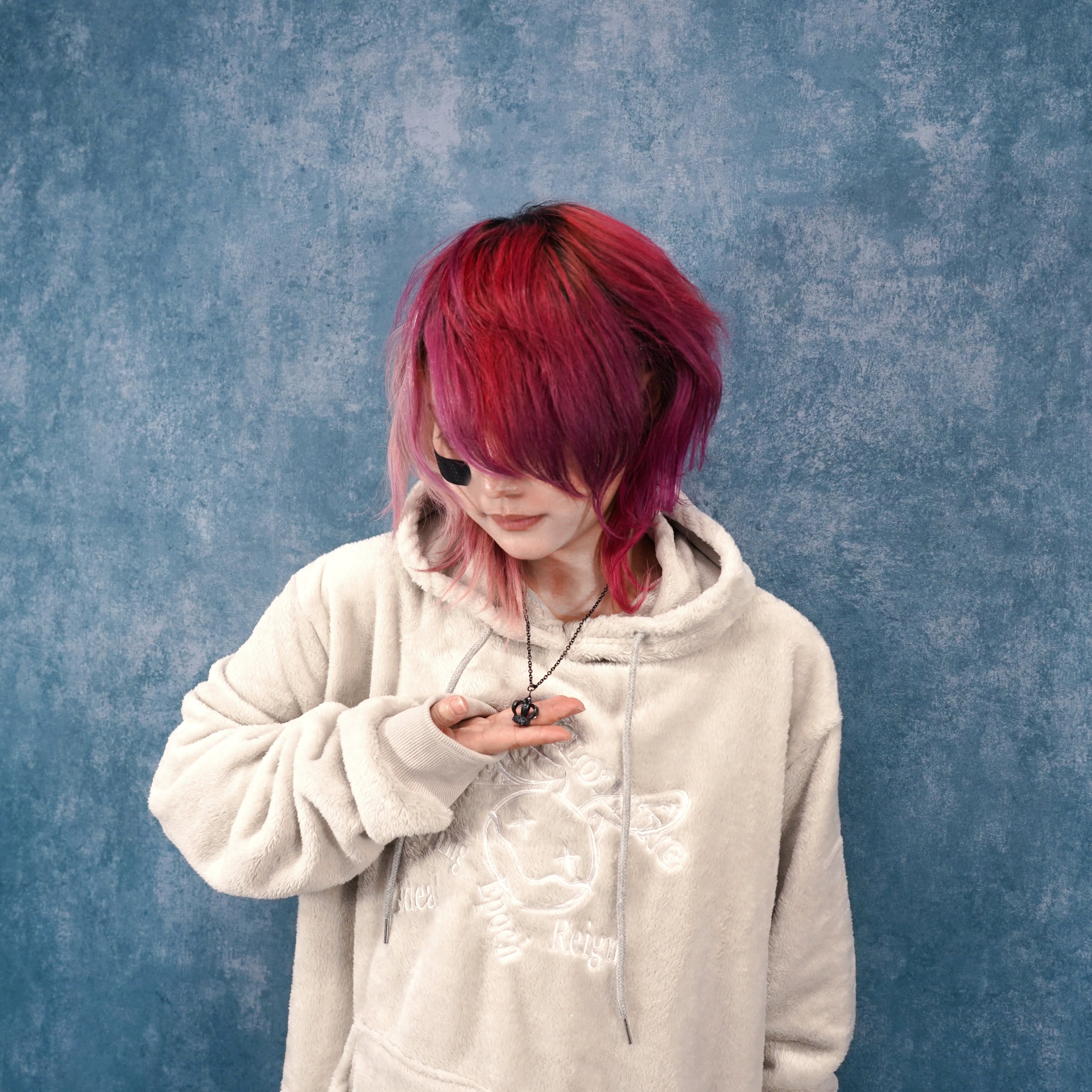 NIER刺繍ロゴ高品質グレーさらふわプルオーバーパーカー】 | NIER CLOTHING
