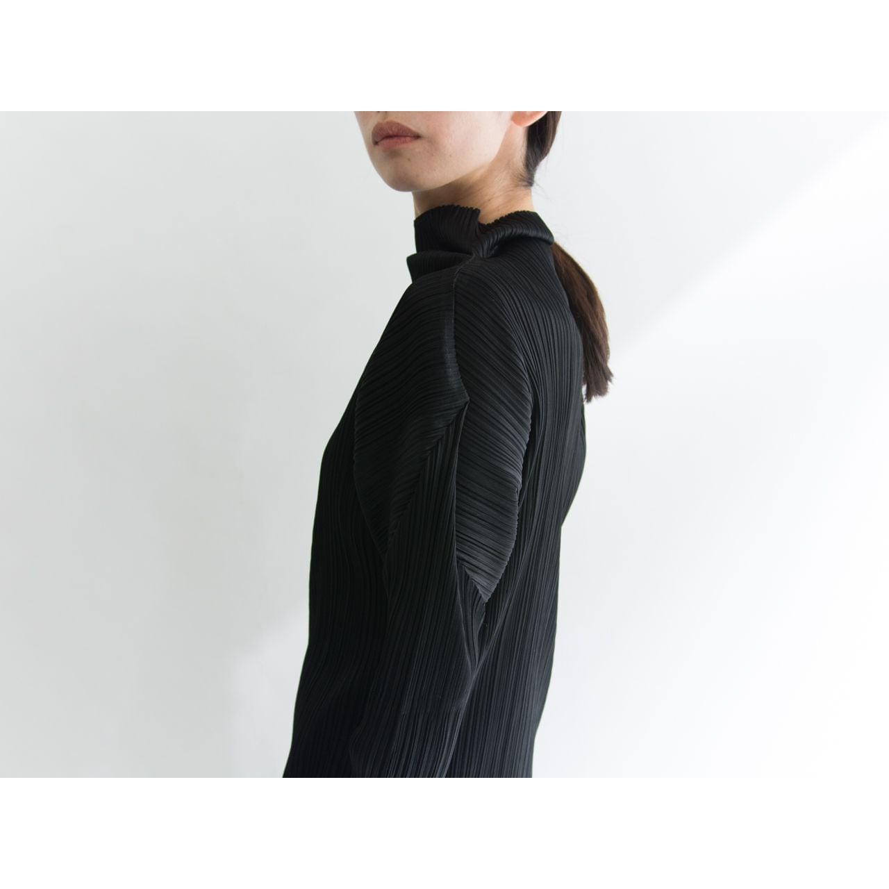 PLEATS PLEASE ISSEY MIYAKE 】Made in Japan high neck pullover 