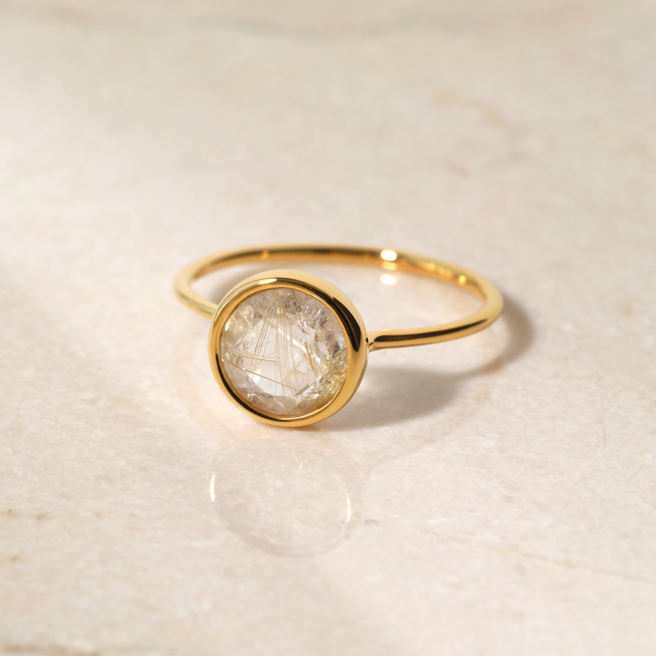 S925 ROUND STONE THIN RING -GOLD RUTILE QUARTZ-